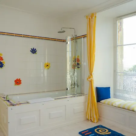 Chateau La Cour 3* Bretteville-sur-Odon